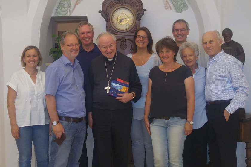 Erzbischof Alois Kothgasser mit Mitgliedern des Vorstands in Baumkirchen